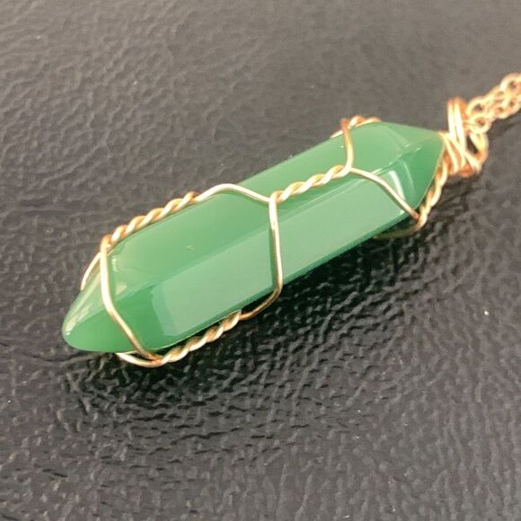 Hexagonal Green Stone Pendant Necklace in Gold Tone - Grounding Spiritual Energy - Picture 1 of 9